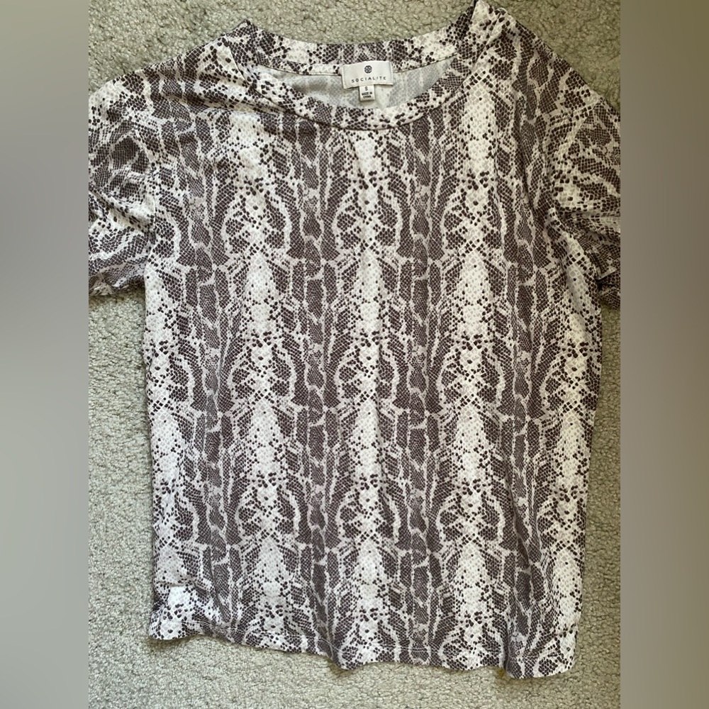 Socialite tee - Picture 2 of 6